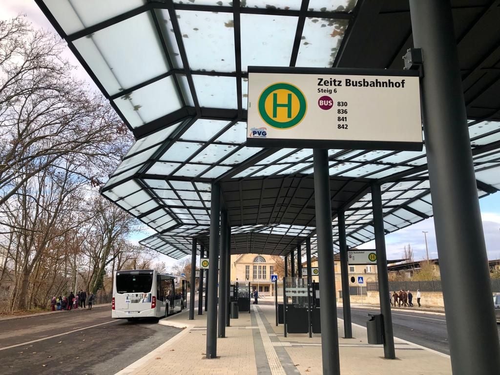 Der neue Zeitzer Busbahnhof ist am Donnerstag offiziell freigegeben worden.