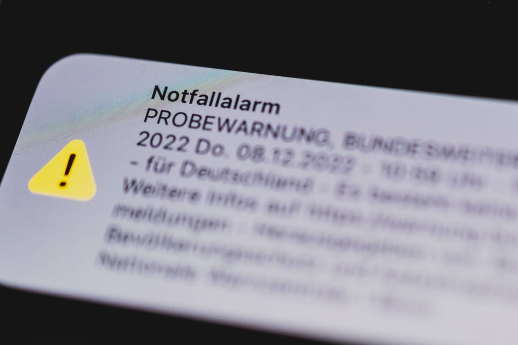 Eine solche Nachricht ging am Vormittag auf vielen halleschen Handys ein.