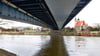 Blick unter die Strombrücke in Magdeburg