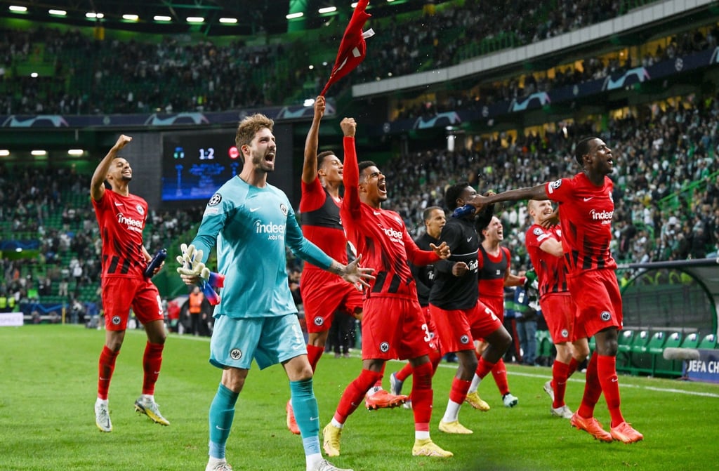 Eintracht Frankfurt kann sich auf einen attraktiven Gegner im Champions-League-Achtelfinale freuen.