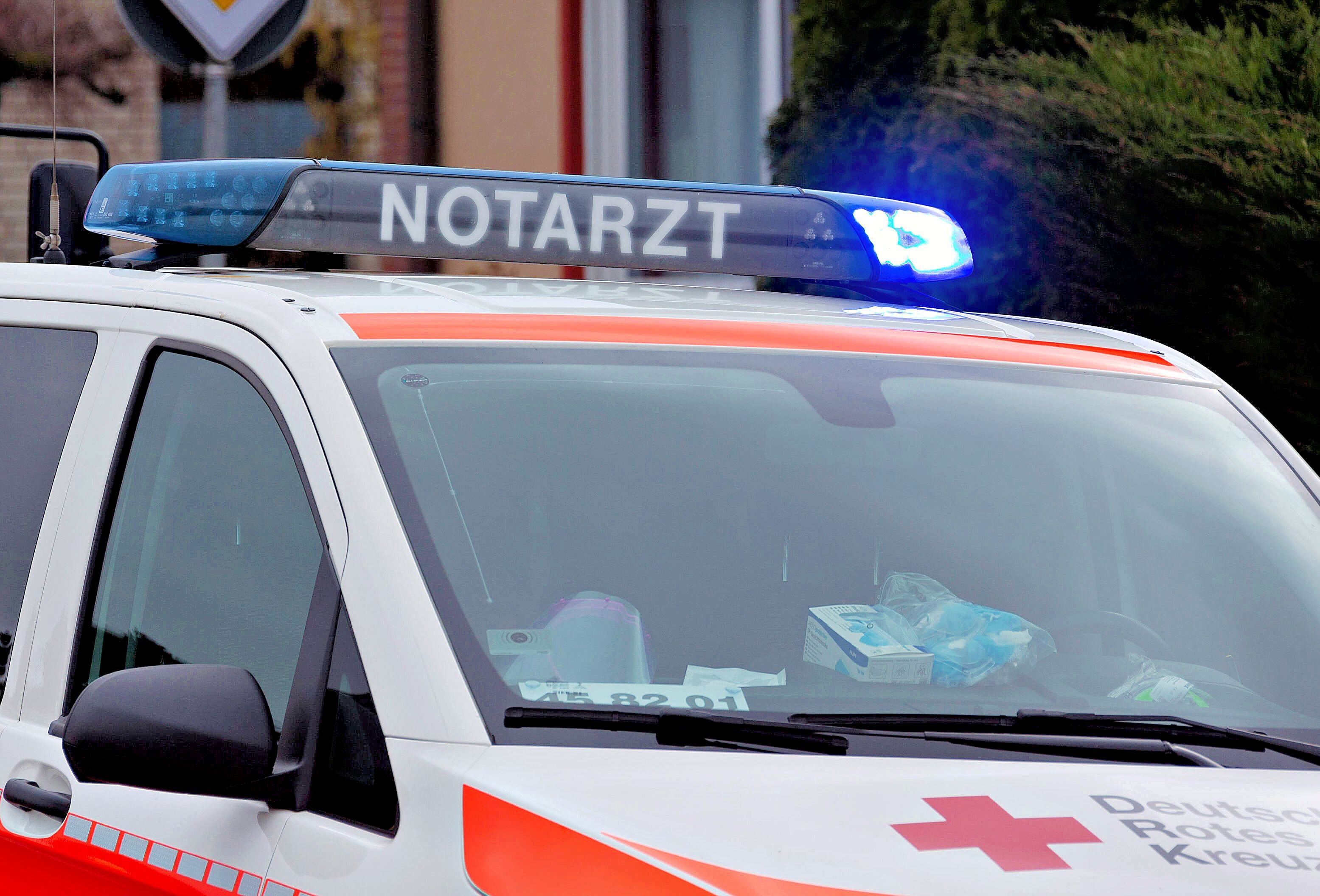 Kreistag des Salzlandkreises erhöht Entschädigung für Ehrenamtliche: Mehr Geld für Notärzte und Brandbekämpfer im Salzlandkreis