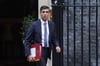 Großbritanniens Premierminister Rishi Sunak verlässt die Downing Street 10 in London.
