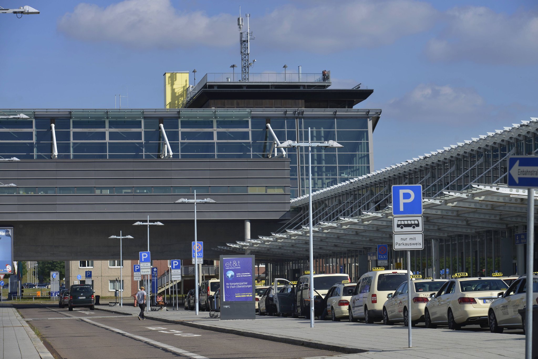 Parken am Flughafen Leipzig Halle Parksystem mit hohen Gebühren