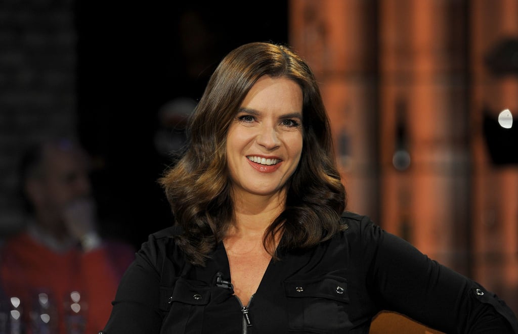 Die Eiskunstläuferin Katarina Witt nimmt an einer Talkshow teil