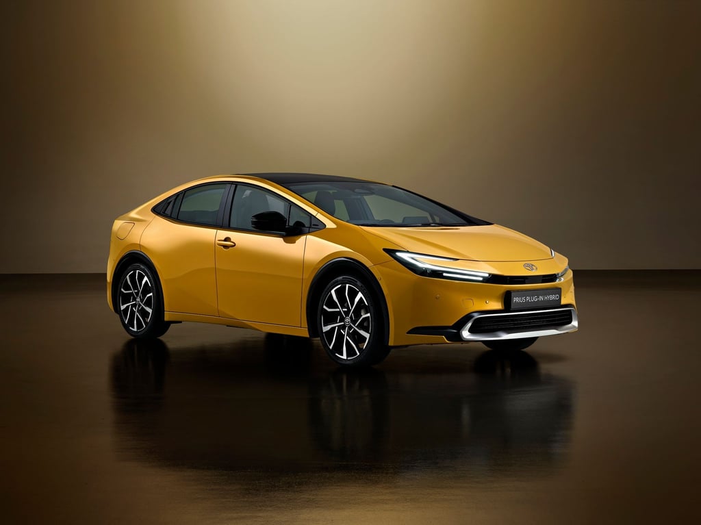 Mehr rein elektrische Reichweite: Die neue Generation des Kompaktautos Prius kommt nur noch als Plug-in-Hybrid nach Europa.