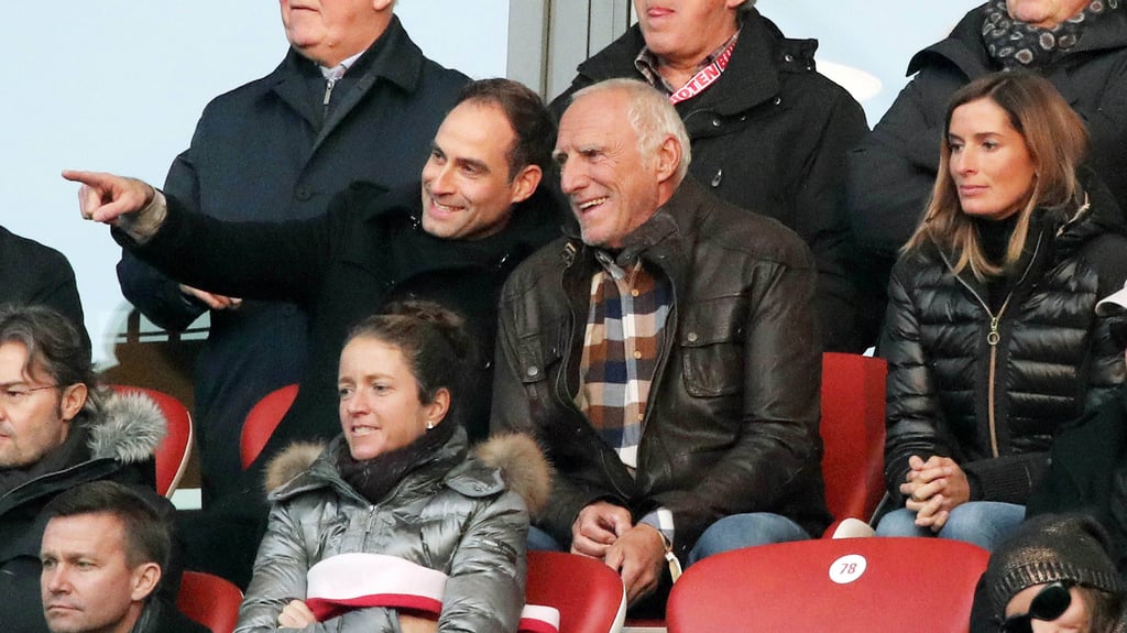 Dietrich Mateschitz und Oliver Mintzlaff gemeinsam bei einem Spiel.
