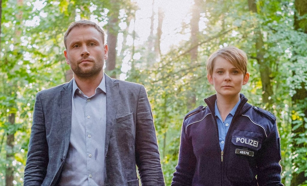 Max Riemelt als Kriminalhauptkommissar Lutz Gehring und Nadja Bobyleva als Polizistin Sanela Beara.