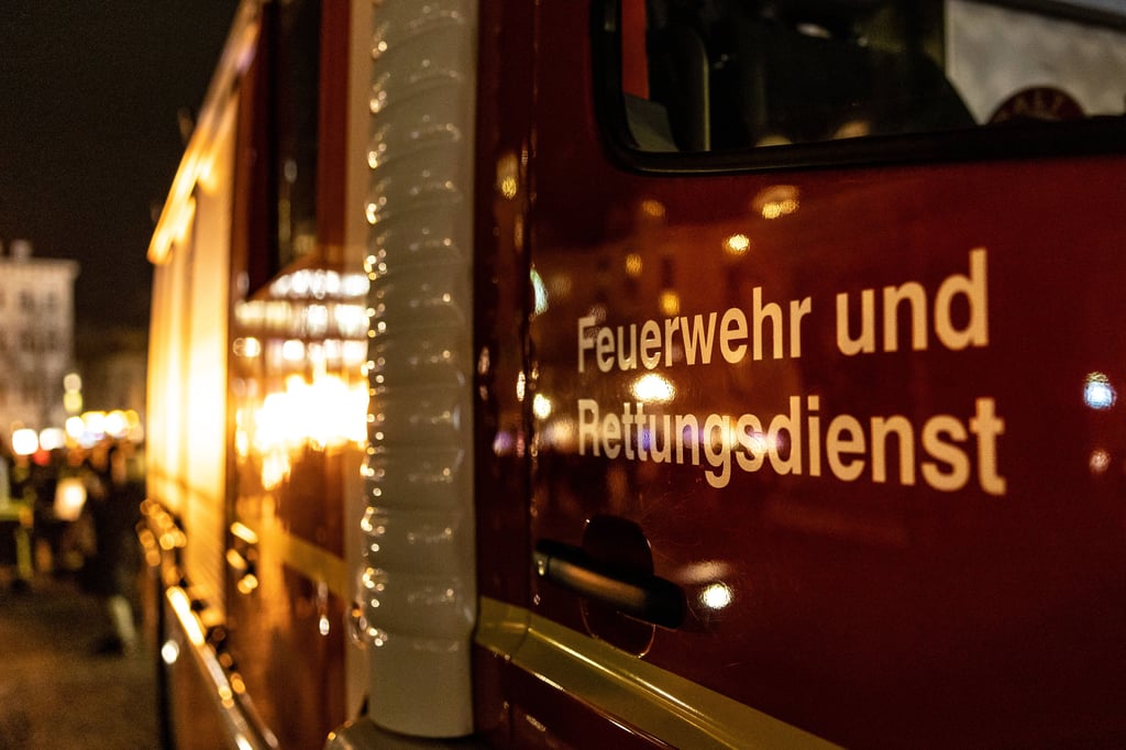 Die Feuerwehren aus der Region Zerbst waren in der Nacht zum Sonntag stundenlang im Einsatz.