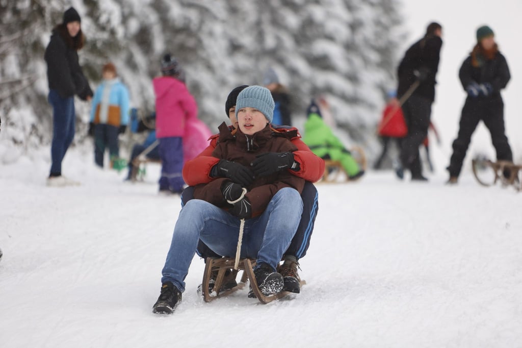 Das Winterwetter lockte zahlreiche Touristen in den Harz.