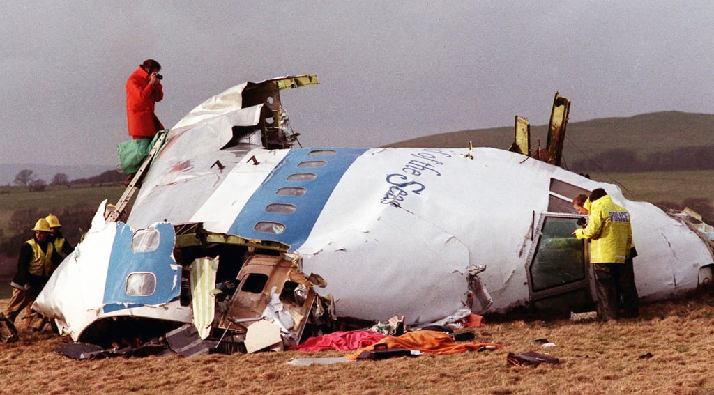 Am 21. Dezember 1988 stürzte ein amerikanisches Flugzeug nach einem Bombenanschlag auf den schottischen Ort Lockerbie.