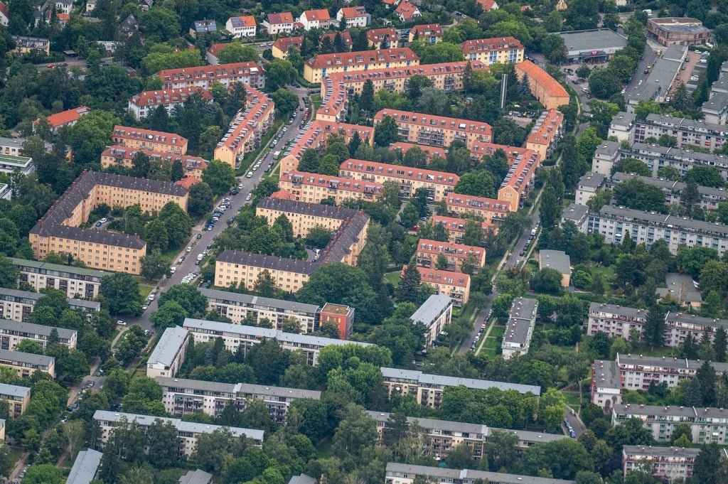 Auf einer Luftaufnahme ist ein Wohnviertel in Berlin Schönow zu sehen.