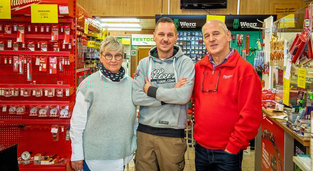 Birgit (v.l.), Fabian und Eike Römhild im Familienunternehmen an der Wenzelsmauer, das am 31. Dezember schließen wird.