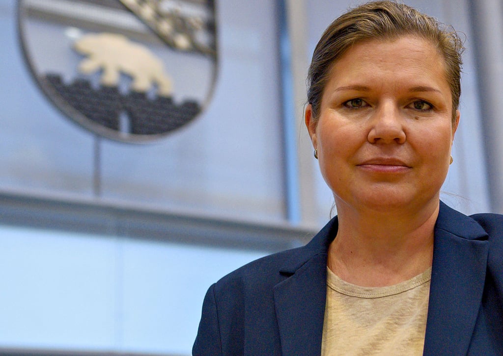 Sachsen-Anhalts Justizministerin Franziska Weidinger hat auch gestern zunächst keine Antworten auf zentrale Fragen geliefert. Die CDU-Politikerin spielt auf Zeit.
