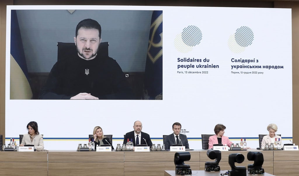 Auf der Hilfskonferenz in Paris ist auch der ukrainische Präsident Wolodymyr Selenskyj per Video zugeschaltet.