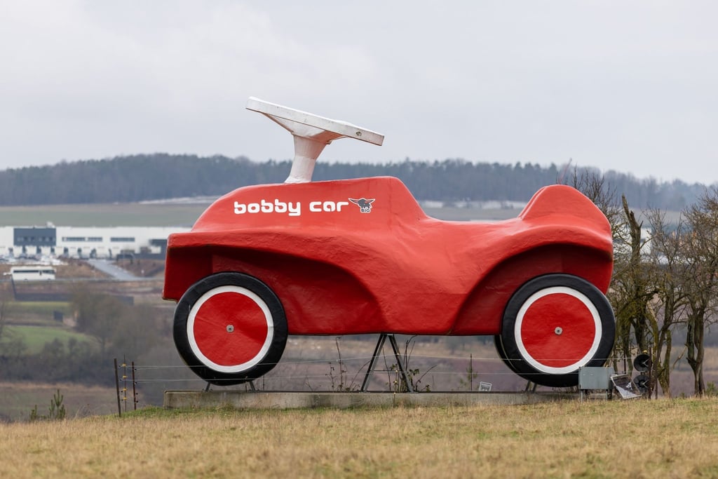 Spielwarenherstellers Big (Simba Dickie Group) zählt nach eigenen Angaben welteit zu den führenden Herstellern von Kinderfahrzeugen und Outdoorspielwaren aus Kunststoff.