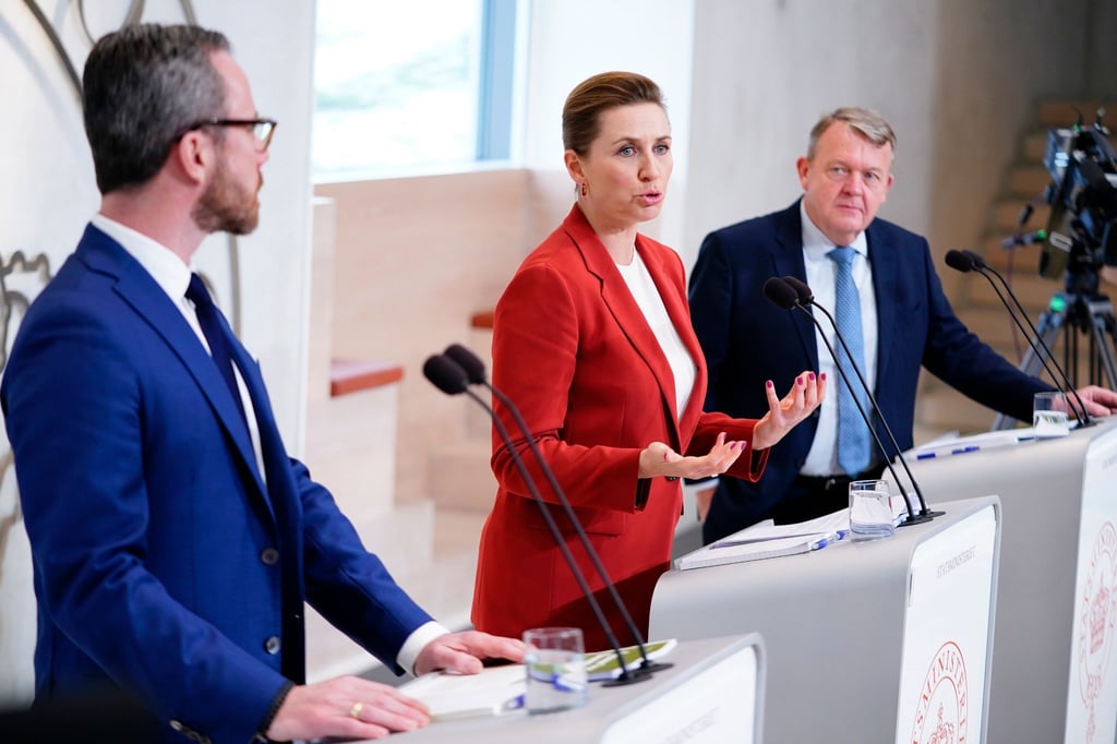 Kürzlich noch Rivalen, jetzt Regierungspartner: Jakob Ellemann-Jensen (v.l.), Mette Frederiksen und Lars Løkke Rasmussen.