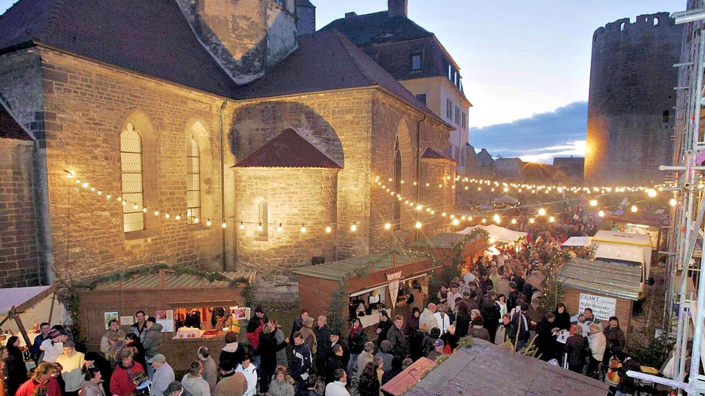 Den „Weihnachtszauber“ auf der Burg in Querfurt gibt es nur von Freitag bis Sonntag.