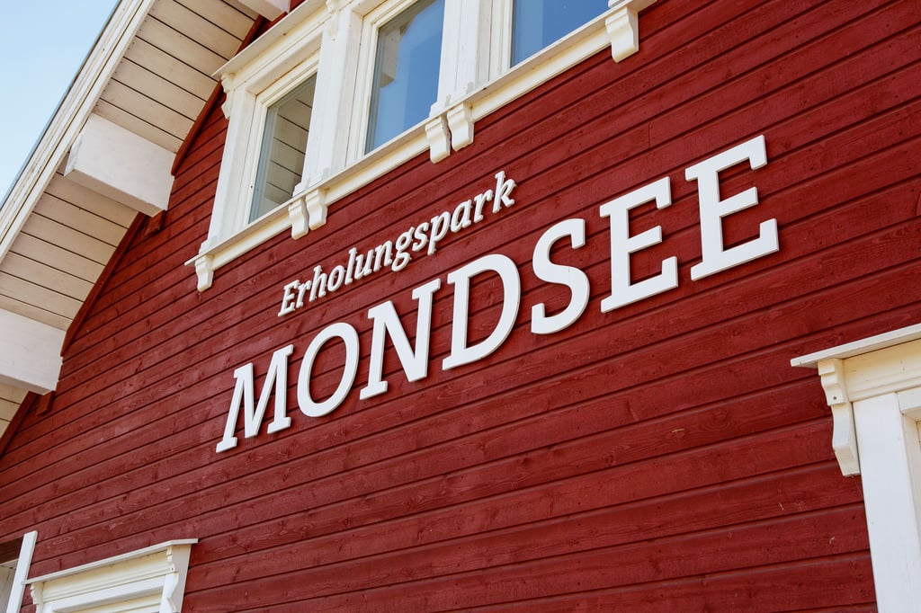 Am Mondsee gibt es Streit zwischen der Verwaltung des Parks und dem bisherigen Betreiber des Bistros am Ankerplatz.