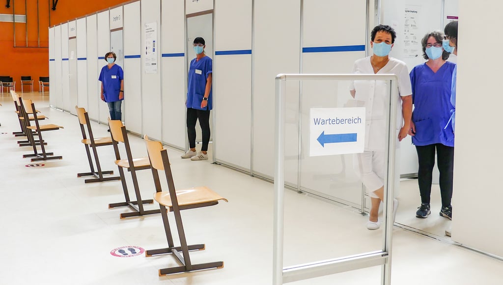 Rückblick: Bis September 2021 befand sich das Impfzentrum in der Rischmühlenhalle. Dort konnten über 1.000 Patienten pro Tag geimpft werden.