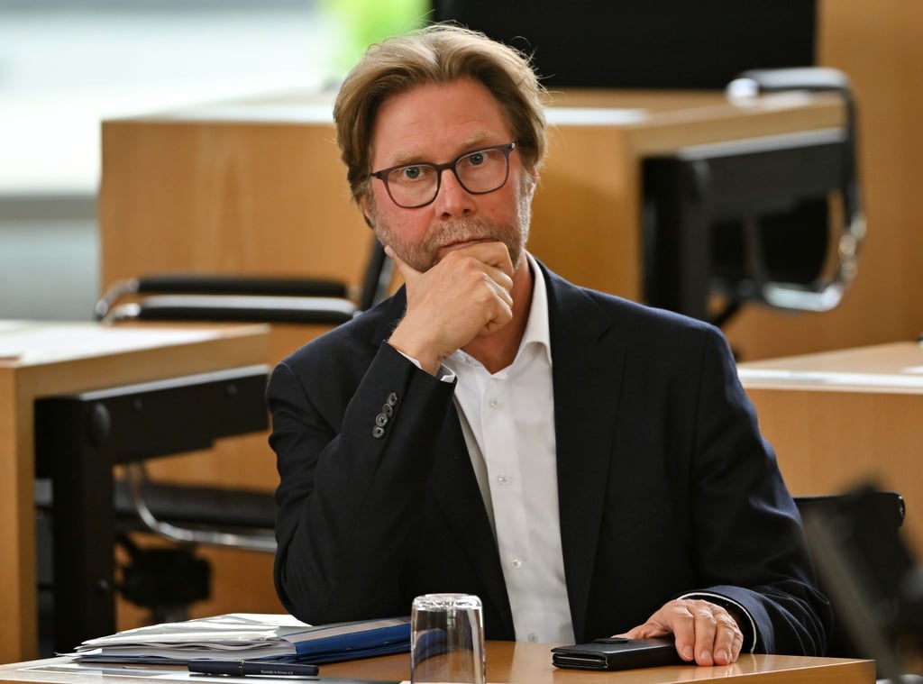 Dirk Adams (Bündnis90/Die Grünen), Migrationsminister von Thüringen, sitzt im Landtag.