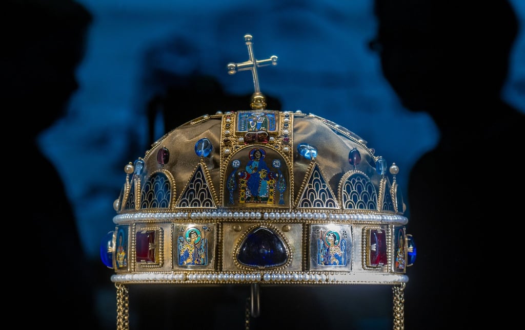 Eine Kopie der „Heiligen Krone Ungarns“ ist im Landesmuseum in Halle/Saale zu sehen.