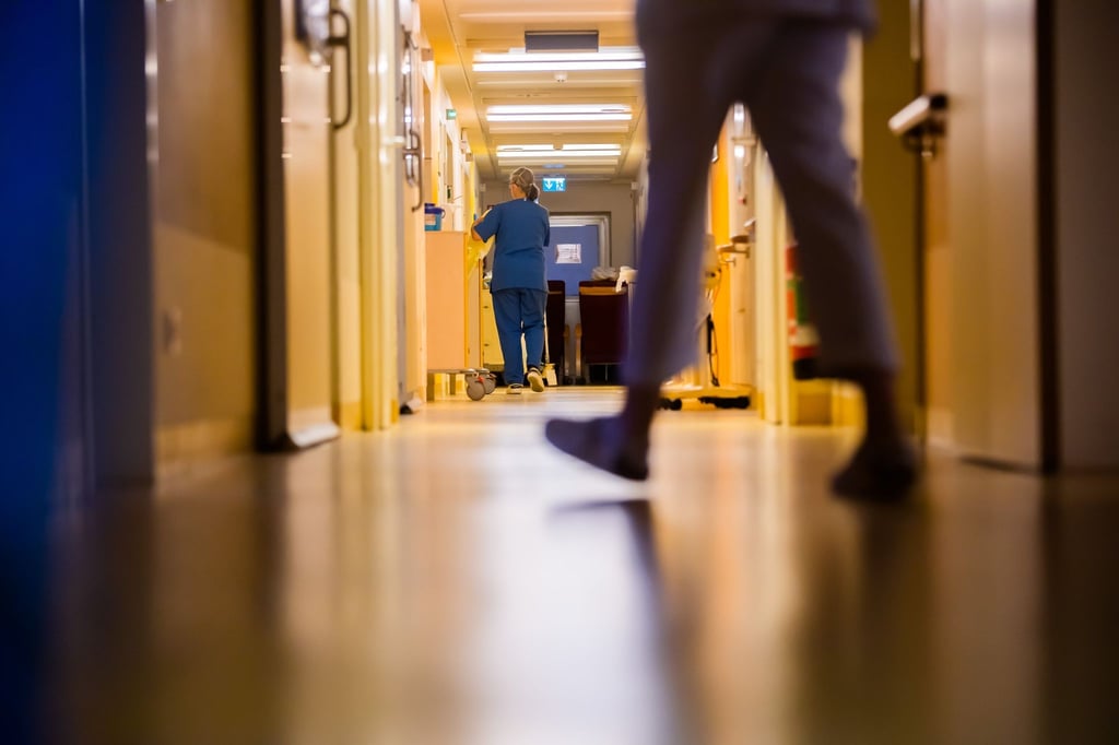 Blick in den Gang der Intensivstation der Kinderklinik des St. Joseph-Krankenhauses.