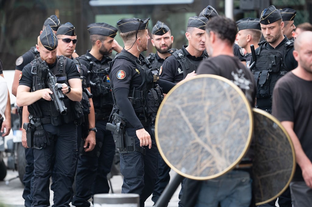 Frankreich mobilisiert 10.000 Polizisten für das WM-Halbfinale gegen Marokko.