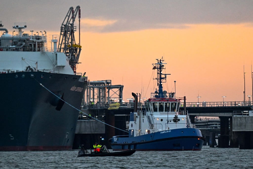 Die „Höegh Esperanza“ wird als schwimmende Plattform dienen, um LNG anzulanden und zu regasifizieren.