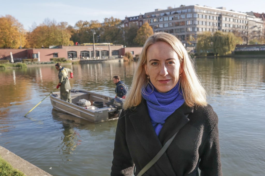 Almut Neumann (Bündnis90/Die Grünen), Stadträtin für Umwelt, schaut in die Kamera.
