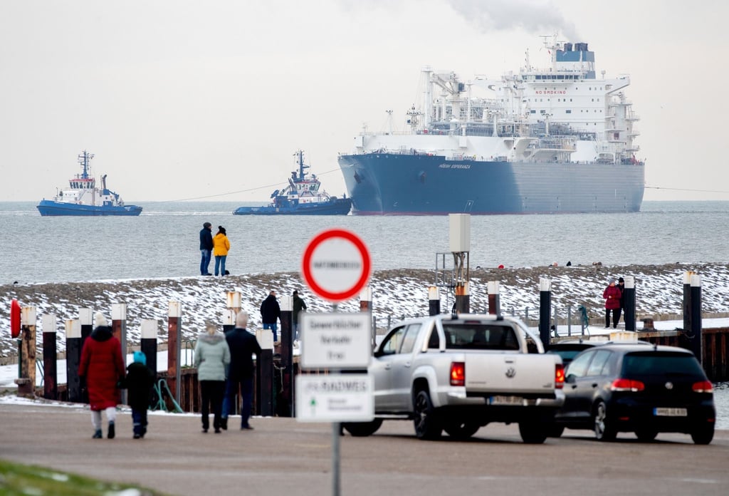 Die „Höegh Esperanza“ wird als schwimmende Plattform dienen, um LNG anzulanden und zu regasifizieren.