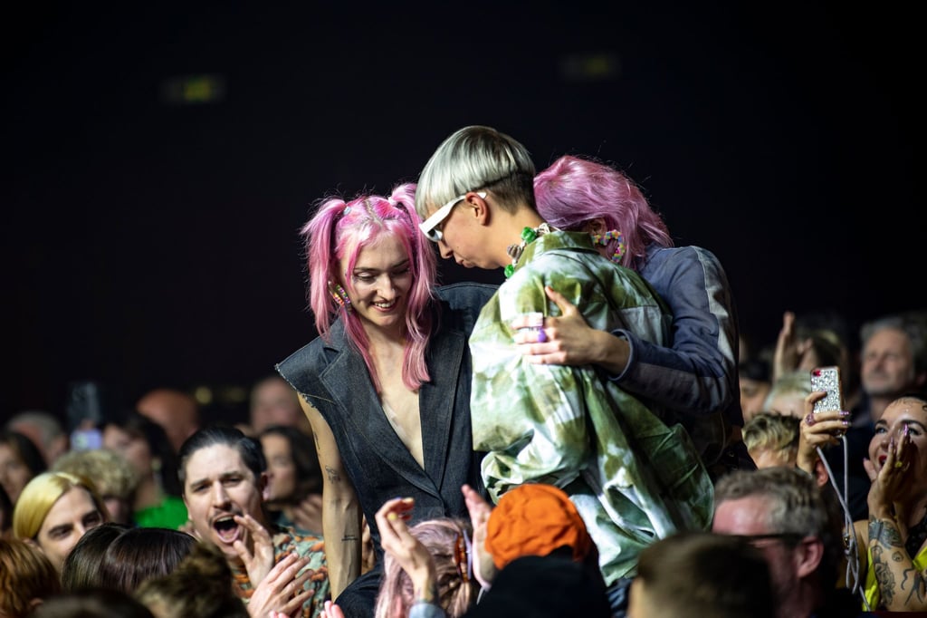 Die Band Blond freut sich bei der Verleihung des Preis für Popkultur.