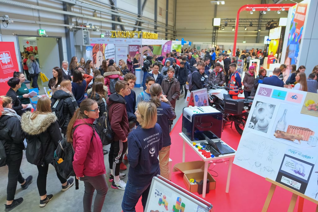 Die Ausbildungs- und Jobmesser "Chance" in Halle ist die größte ihrer Art in Sachsen-Anhalt.