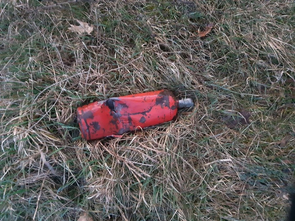 Ein leerer Feuerlöscher.