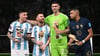 Die Einzelgeehrten nach dem WM-Finale (v.l.n.r): Enzo Fernandez, Lionel Messi, Emiliano Martinez, Kylian Mbappé