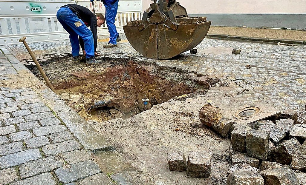 Wieder kam es zu einem Wasserrohrbruch in Stendal. Dieses Mal in der Karlstraße.