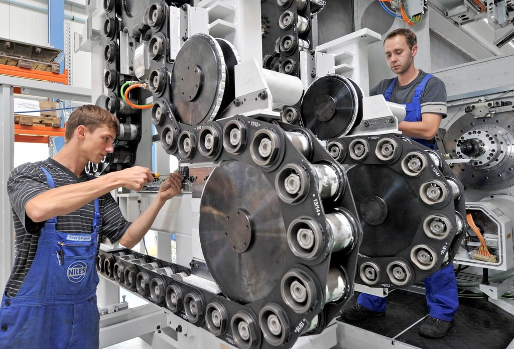 Zu den Berufen in der Fertigungstechnik, in der in Magdeburg und einigen Landkreisen mehr freie Stellen als Arbeitslose vorhanden sind, gehört die Arbeit als Industriemechaniker.
