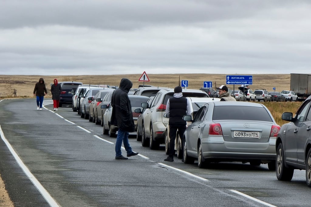 Aufgrund der Teilmobilisierung reisten viele Russen in die angrenzenden Ex-Sowjetrepubliken aus.