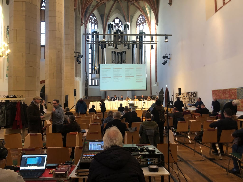 Der Stadtrat tagt in der Ulrichskirche
