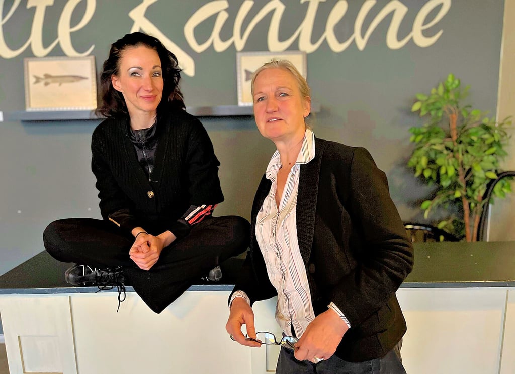 Julia Morawietz (links) und Birgit Kronshage stecken mitten in den Proben zur Silvester-Premiere.