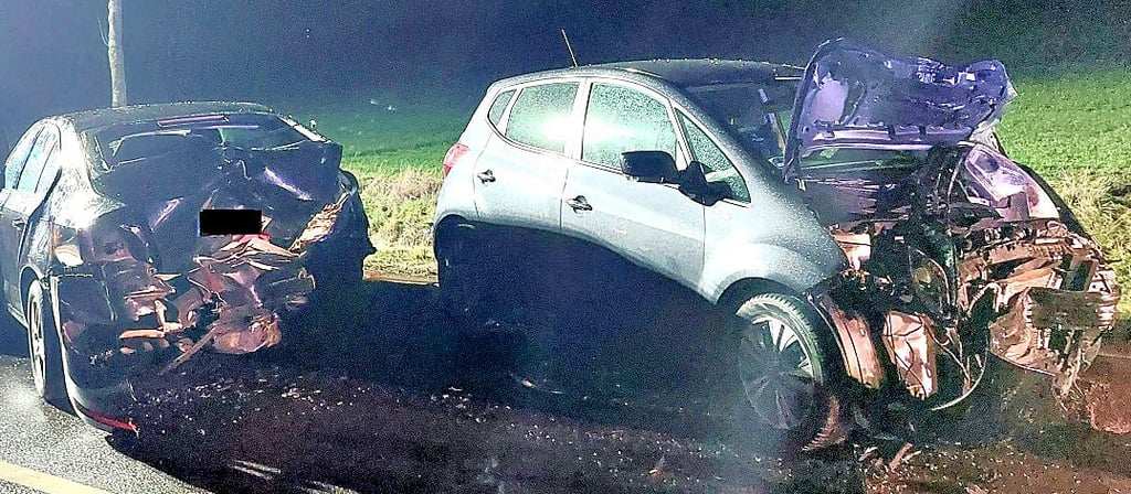 Auf der B246a krachte es am Dienstag gleich zwei Mal. Der erste Unfall ereignete sich am Kreisverkehr zwischen Calbe, Schönebeck und Barby. Ein zweiter Unfall ereignete sich fast zeitgleich nahe der Auffahrt zur A14.
