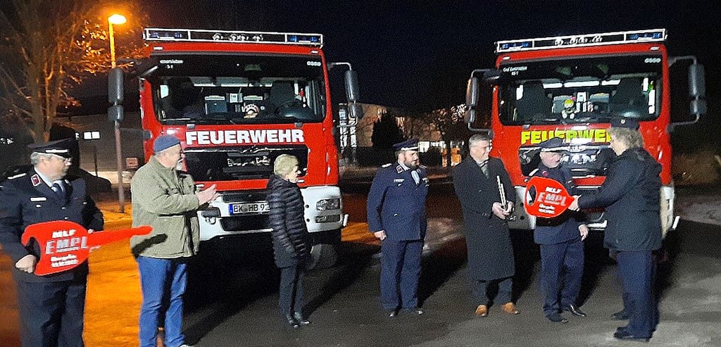Die Feuerwehren Ochtmersleben und Groß Santersleben haben neue Fahrzeuge bekommen.
