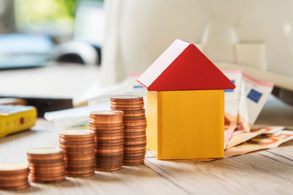 Für viele Haus- und Grundstückseigentümer in Sachsen-Anhalt wird die Grundsteuer deutlich steigen. Berichte von einer gesunkenen Grundsteuer sind bisher nicht bekannt.
