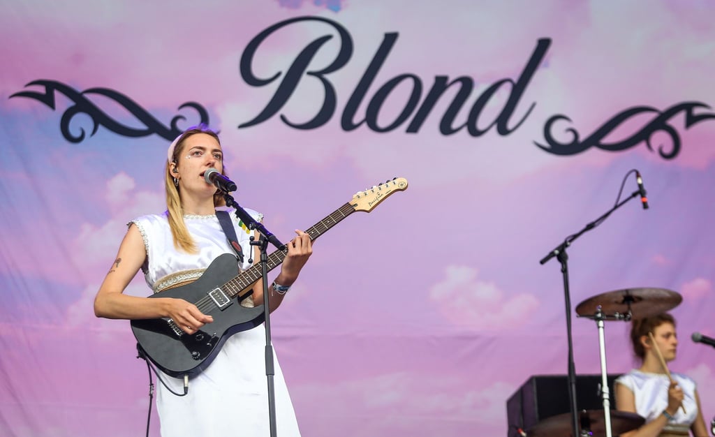 Sängerin Nina Kummer über das Line-up auf Musikfestivals: „erschreckend, wie wenig Flinta-Personen da stattfinden“.