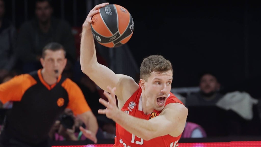 Basketball-Nationalspieler Andreas Obst hat sich am Ellenbogen verletzt.