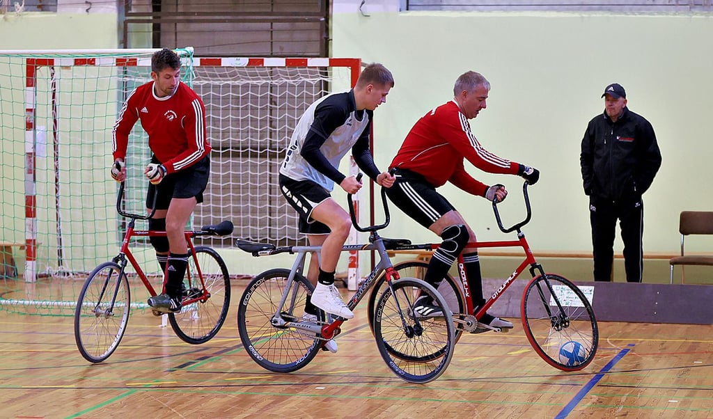 Matthias Gollos (r.) und Ronny Sievers (l.) teilten sich am jüngsten Spieltag gegen Zeitz III die Punkte – 2:2.