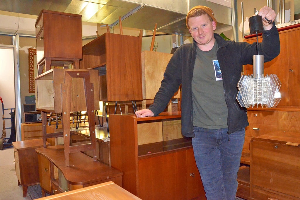 Henning Klitsch lagert seine Möbel in Berlin -Mitte. Der gebürtige Stendaler hat sich auf den Verkauf von Vintage-Einrichtungsstücken spezialisiert.