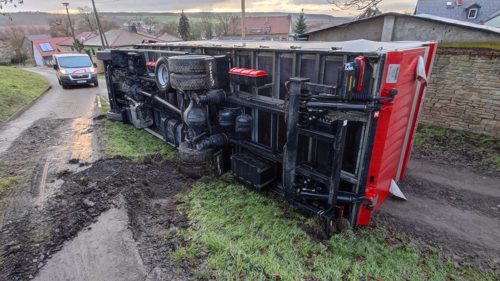 Der verunglückte Lkw.