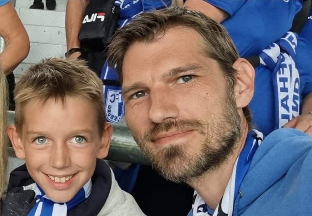 Für Spiele ihres Lieblingsvereins nehmen Achim Strauss und sein Sohn Leon gerne lange Fahrten in Kauf.