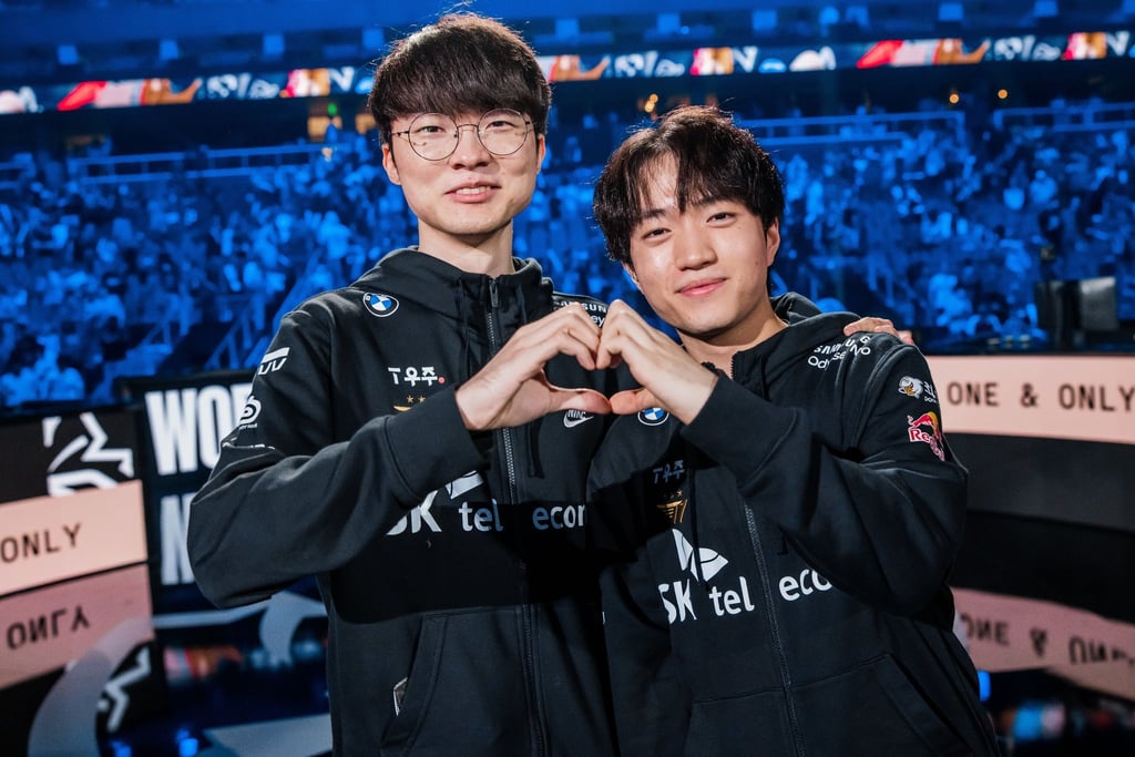 Nur Liebe: T1 um Star-Midlaner Faker (links) steht zum fünften Mal in einem Finale der LoL-WM.