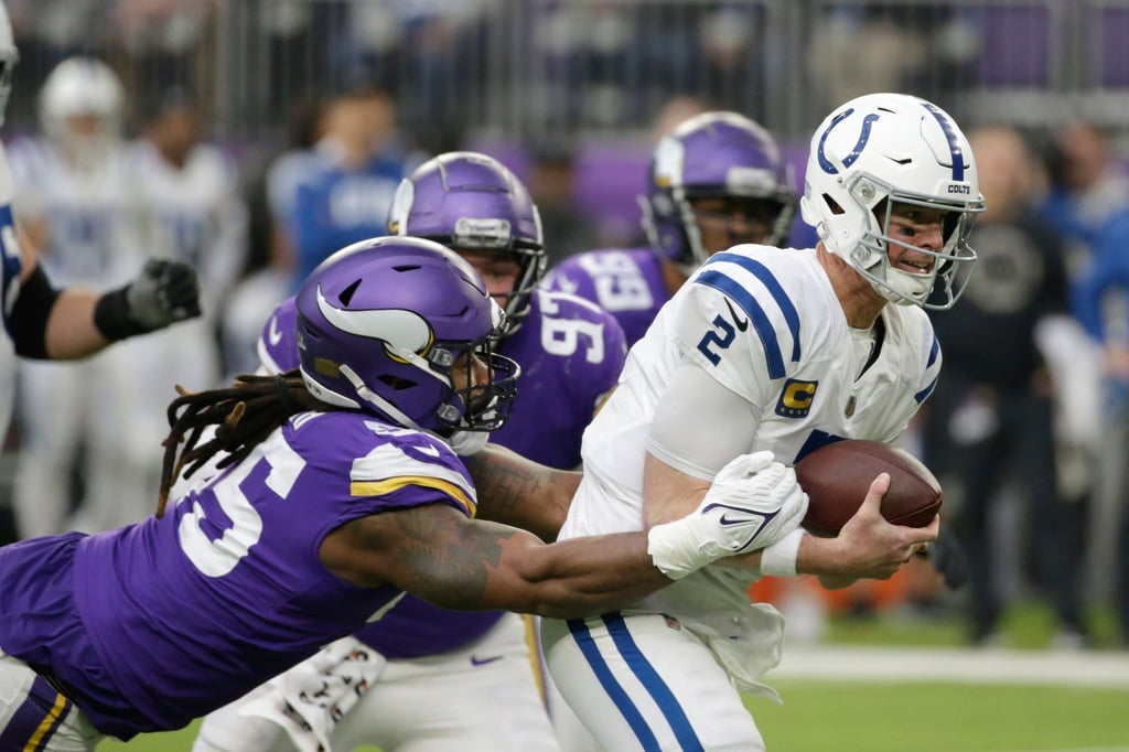 Za'Darius Smith (l) drehte mit den Minnesota Vikings noch die Partie gegen die Indianapolis Colts.